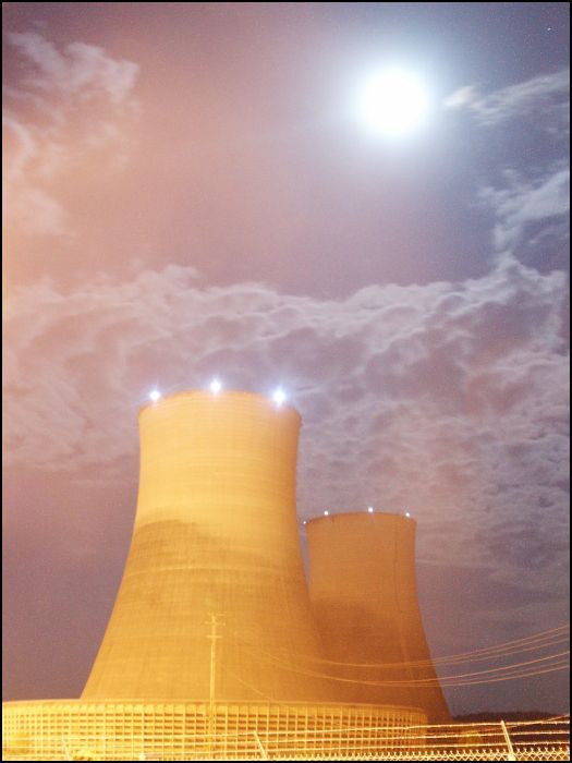 Sequoyaha Cooling Towers at Night
Keywords: Sequoyah Nuclear Power Plant