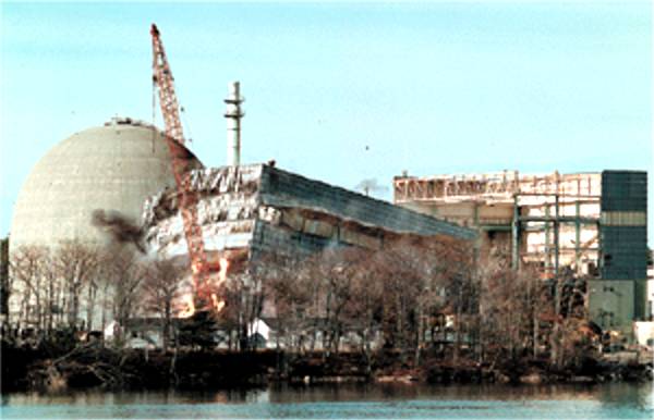 View of Yankee Maine nuclear power station.
Keywords: Maine Yankee Nuclear Power Plant (decommissioned)