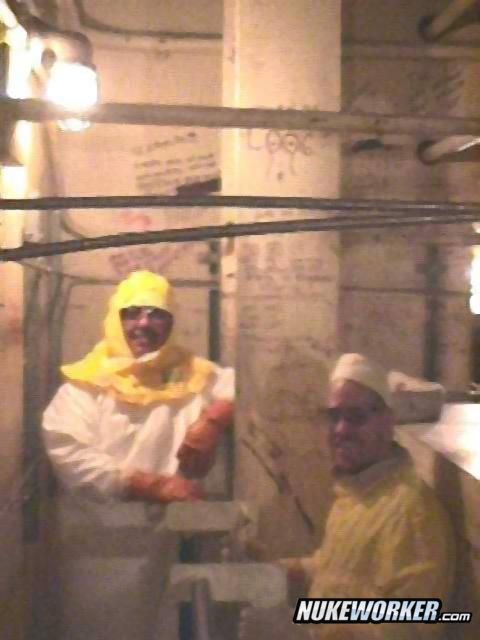 Rennhack and Frank performing Inspections
Keywords: Fort Calhoun Nuclear Power Plant