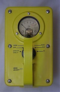 Victoreen_710_Geiger_Counter.jpg