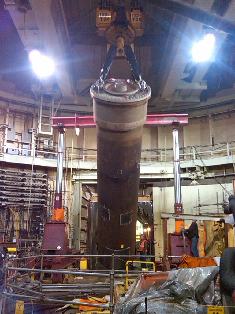 Sodium pump # 2
This is the first of 3 pumps to be removed from Fermi 1 reactor building. 
Barnhart uses their rail down ending equipment for this and the other heavy pics.
Keywords: pump, sodium
