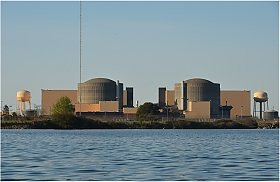 McGuire_Nuclear_Station_from_lake_Norman.jpg
