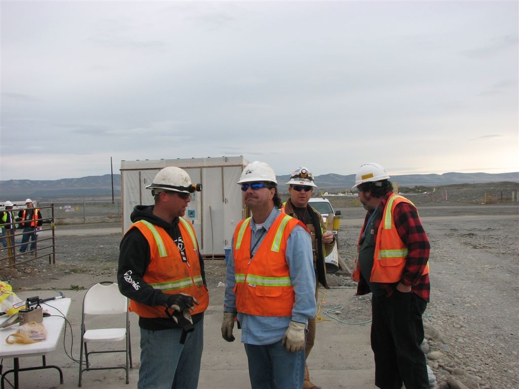 Deep discussions at the rubble loadout jobsite
Isaac Case (no relationship to Blaine although he is from Idaho), Dave Broderick, Jeff Powell and Frank Moran debate philosophy, physics and those principles of Hanford operations which employs over 700 RCTs at this time.
