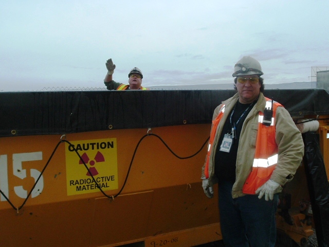 100N  Loadout, 2008 Team Captains
Steve and Brand routinely prep the ERDF boxes for loadout.
