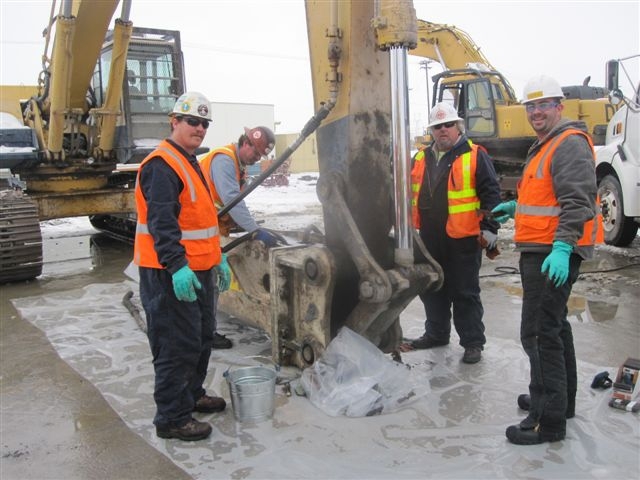 Dickson Crew
De-mobilizing, preparing the equipment for surveys.
