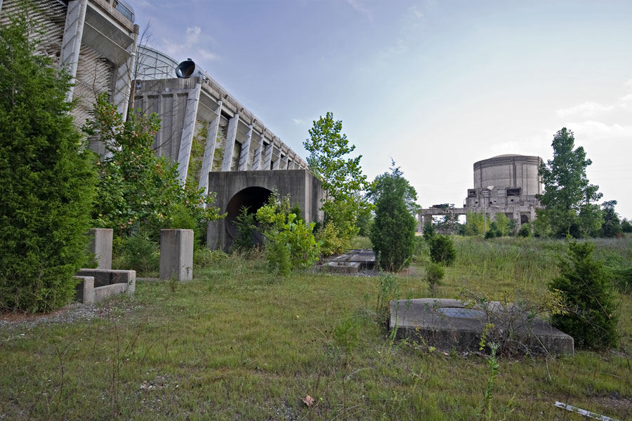 Marble Hill during 2010 demolition work
View of remaining containment dome from its cooling battery.
