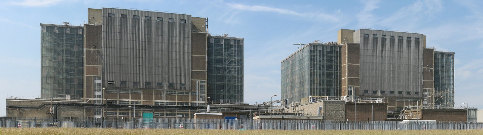 Click to view full size image
==============
Bradwell nuclear power station, from east
Keywords: Bradwell Bradwell nuclear power station, from east
Keywords: Bradwell