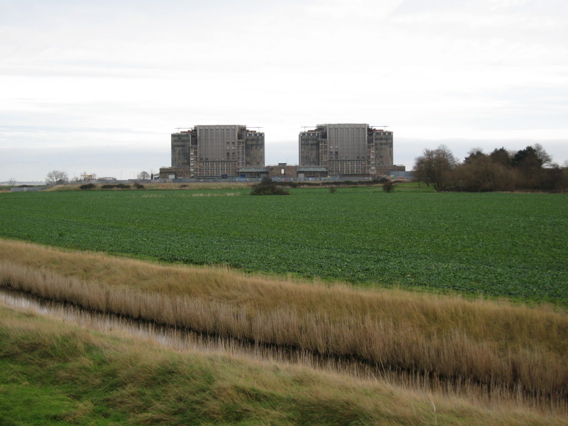 Click to view full size image
==============
Bradwell Powerstation from the Sea Wall - panoramio
Keywords: Bradwell Bradwell Powerstation from the Sea Wall - panoramio
Keywords: Bradwell
