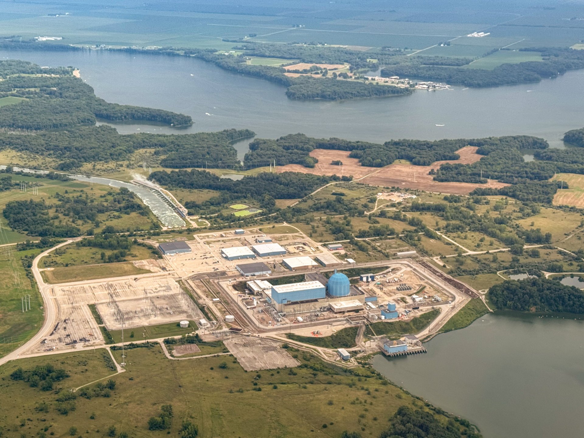 Clinton Illinois nuclear power station - aerial 2
Keywords: Clinton
