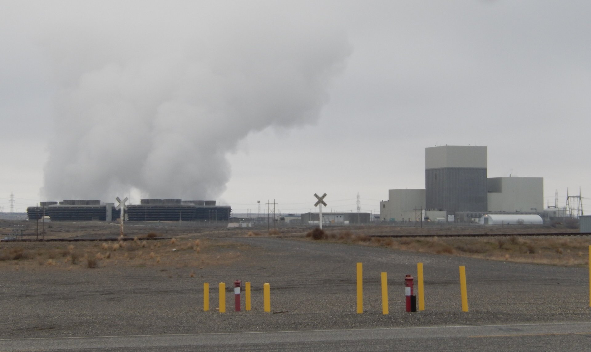 Click to view full size image
==============
Columbia Generating Station at Hanford Washington
Keywords: Hanford Columbia Generating Station at Hanford Washington
Keywords: Hanford