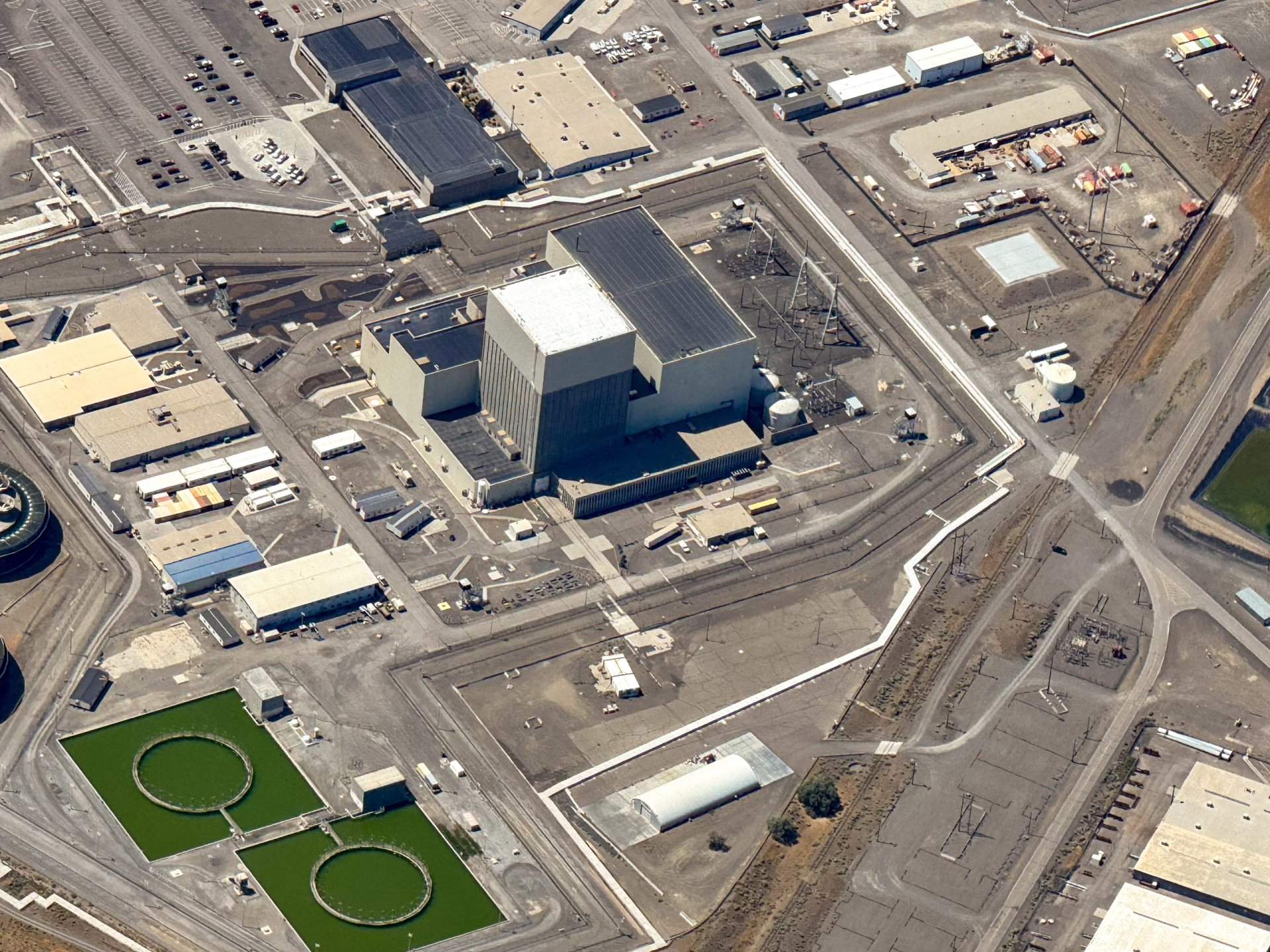 Click to view full size image
==============
Columbia Generating Station overhead 2
Keywords: Hanford Columbia Generating Station overhead 2
Keywords: Hanford