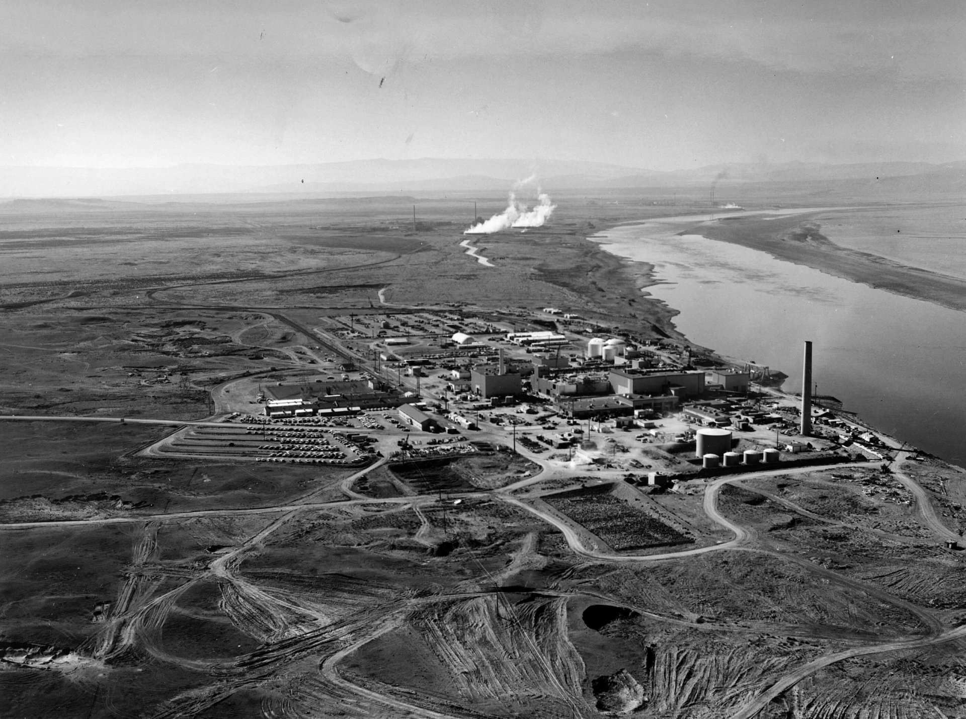Click to view full size image
==============
Hanford N Reactor
Keywords: Hanford Hanford N Reactor
Keywords: Hanford