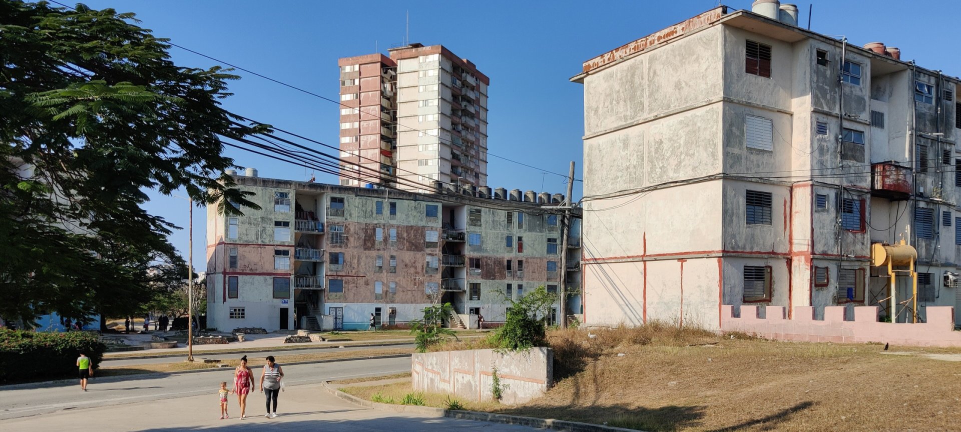 Click to view full size image
==============
Ciudad Nuclear-014
Keywords: Juragua Ciudad Nuclear-014
Keywords: Juragua