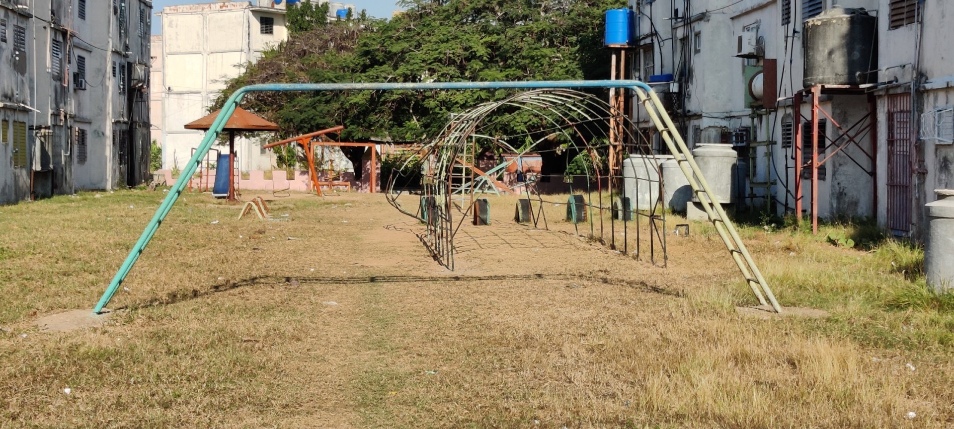 Click to view full size image
==============
Ciudad Nuclear-017
Keywords: Juragua Ciudad Nuclear-017
Keywords: Juragua