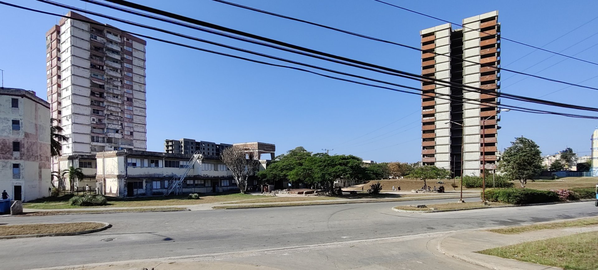 Click to view full size image
==============
Ciudad Nuclear-025
Keywords: Juragua Ciudad Nuclear-025
Keywords: Juragua