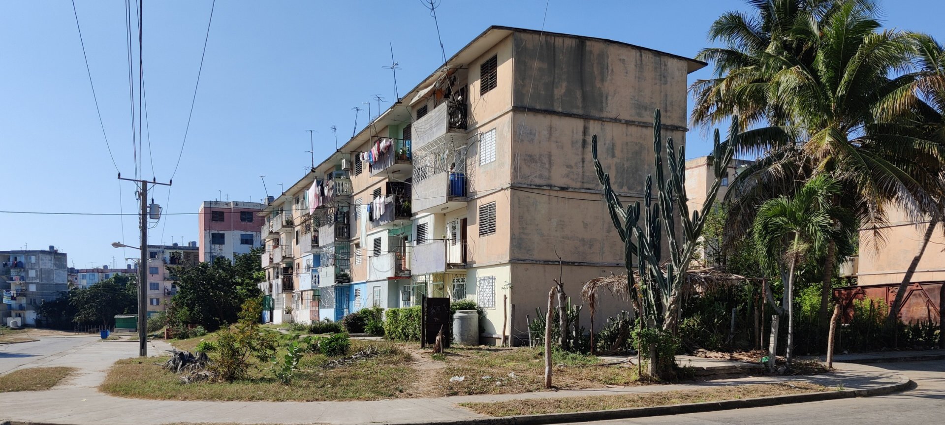 Click to view full size image
==============
Ciudad Nuclear-045
Keywords: Juragua Ciudad Nuclear-045
Keywords: Juragua