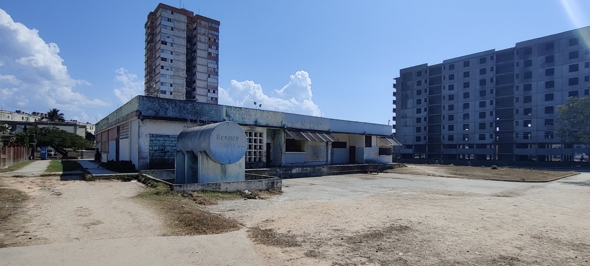 Click to view full size image
==============
Ciudad Nuclear-074
Keywords: Juragua Ciudad Nuclear-074
Keywords: Juragua