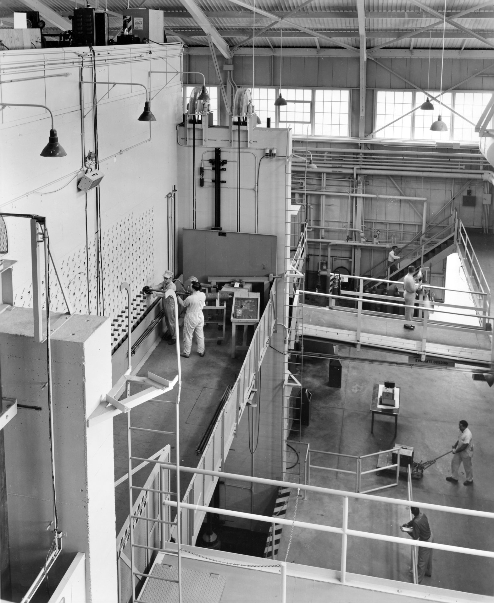 Click to view full size image
==============
Graphite Reactor ORNL 1952 (43626595544)
Keywords: Oak Ridge National Lab (ORNL) Graphite Reactor ORNL 1952 (43626595544)
Keywords: Oak Ridge National Lab (ORNL)