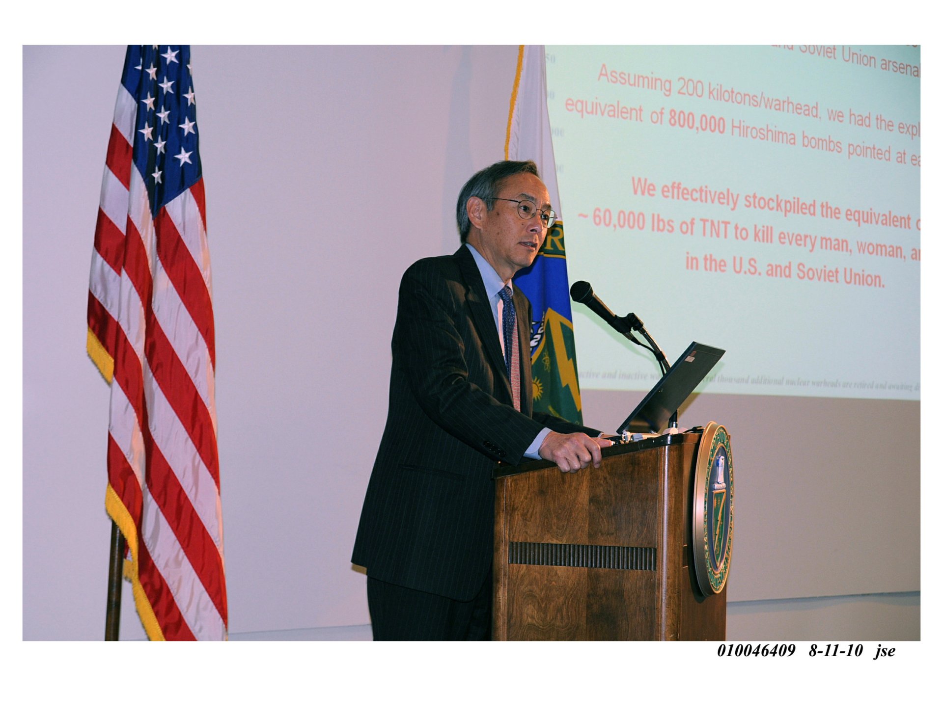 Secretary Chu thanks employees at NNSA's Pantex Plant for the vital role they play in implementing President Obama's unprecedented nuclear security agenda during a visit to the site. (Aug. 11, 2010) (4927865358)
Keywords: Pantex
