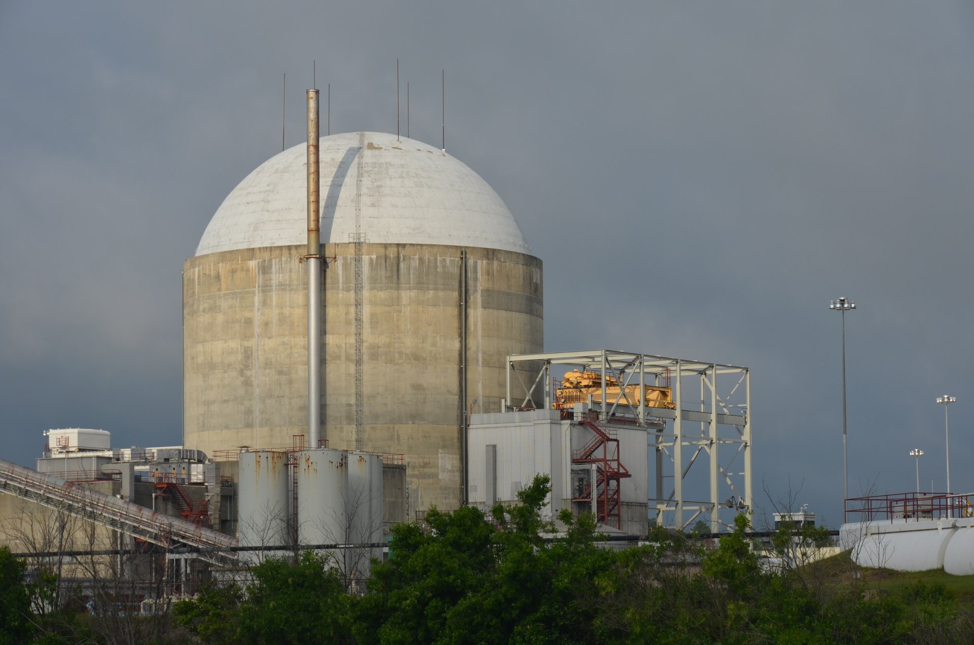 Click to view full size image
==============
Robinson Nuclear Station seen from Lake Robinson
Keywords: Robinson Robinson Nuclear Station seen from Lake Robinson
Keywords: Robinson