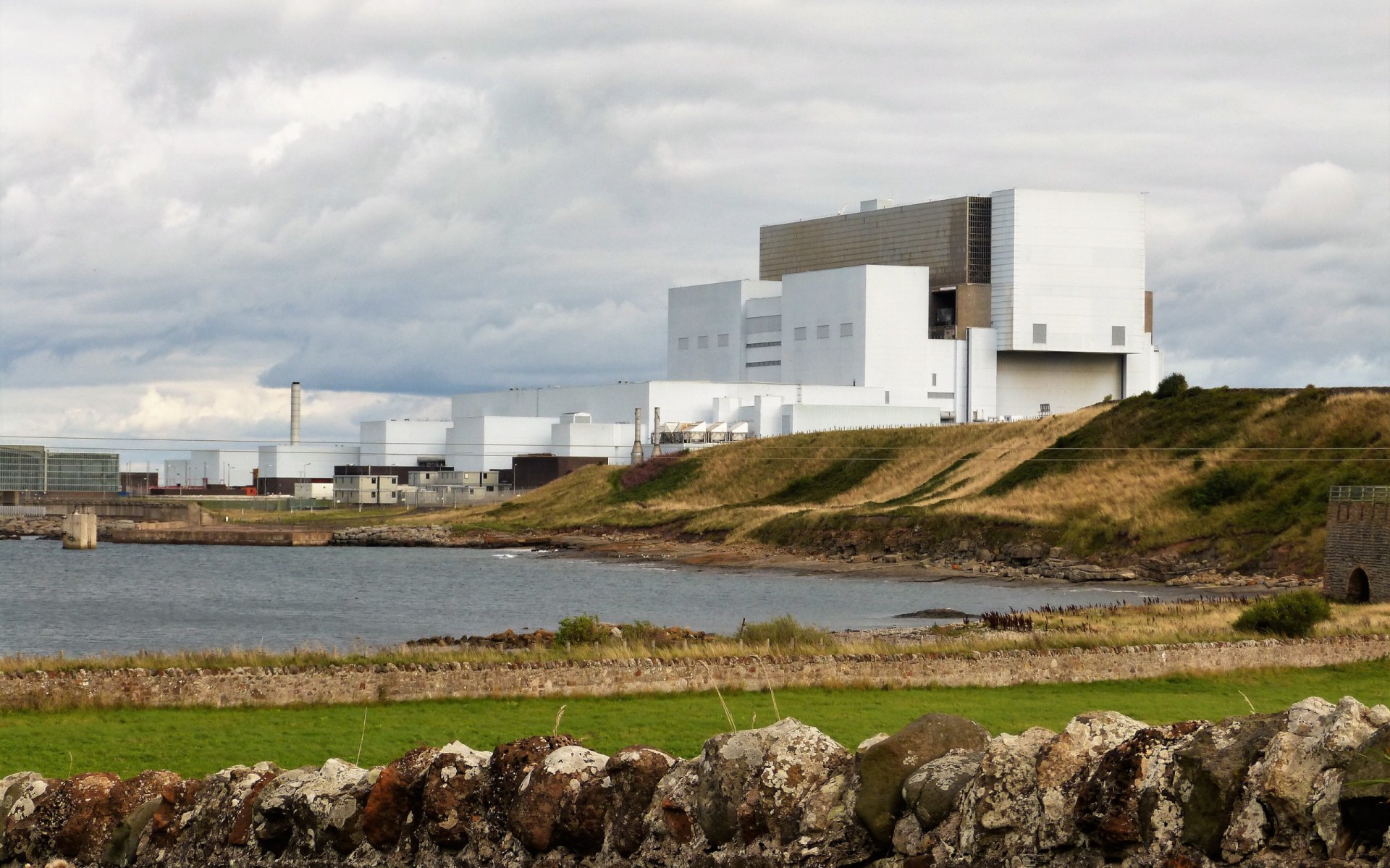 Click to view full size image
==============
Torness Power Station (32739458448)
Keywords: Torness Torness Power Station (32739458448)
Keywords: Torness