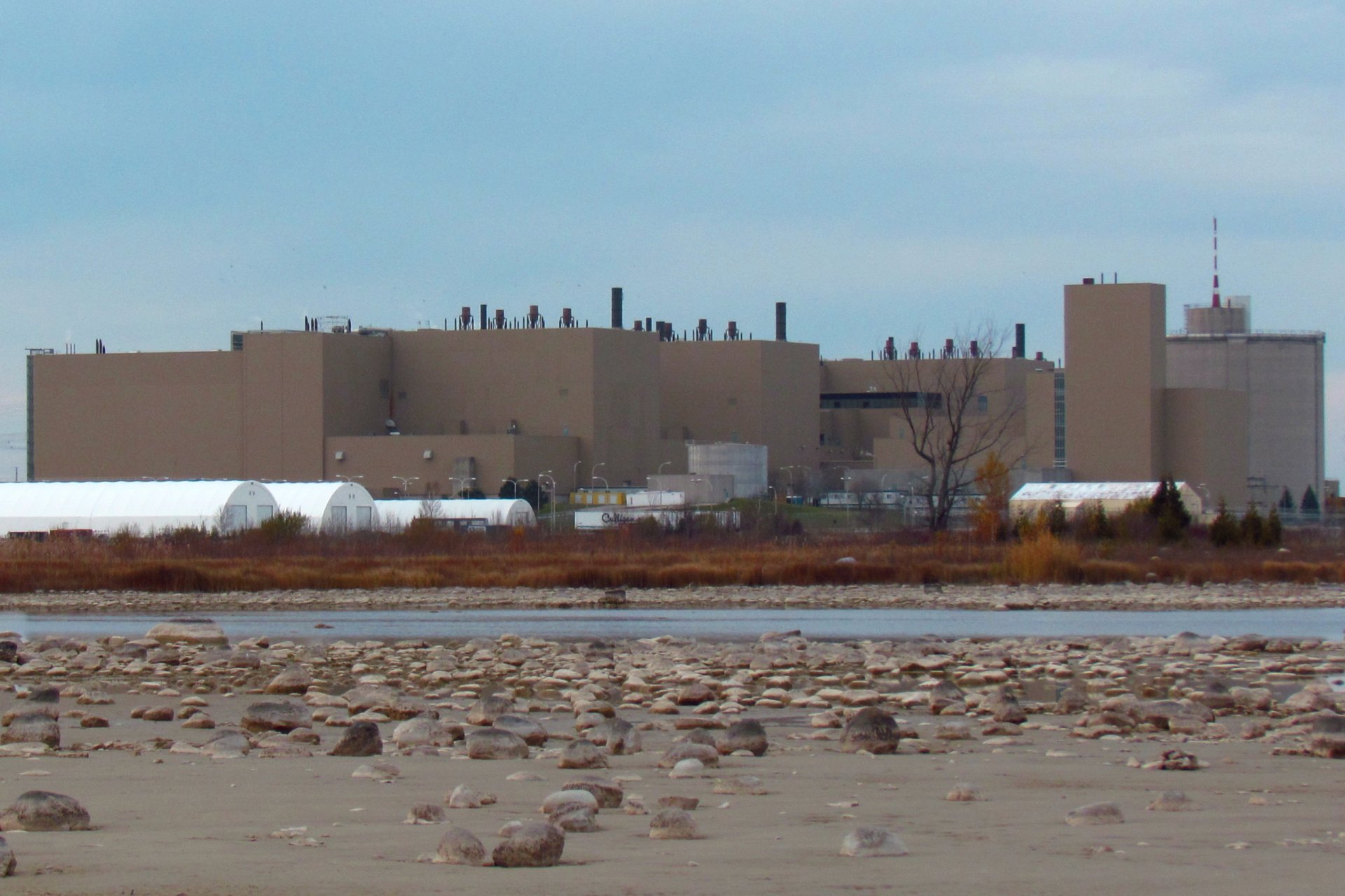 Click to view full size image
==============
Bruce Nuclear Generating Station
Keywords: Western Waste Management Facility (WWMF) Bruce Nuclear Generating Station
Keywords: Western Waste Management Facility (WWMF)