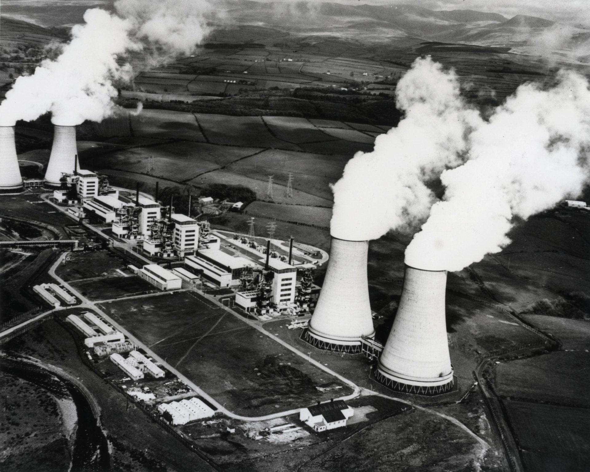 Calder Hall nuclear power station (11823864155)
Keywords: Windscale