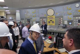 armenia_yukiya_amano_tours_armenian_nuclear_power_plant_01814308_40819707863.jpg