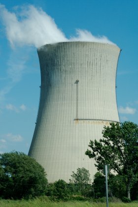 davis_besse_davis_besse_cooling_tower.jpg