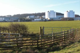 hunterston_hunterston_nuclear_power_station_geograph_org_uk_7133781.jpg