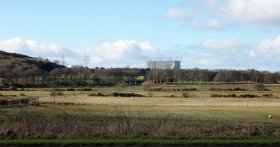 hunterston_hunterston_nuclear_power_station_seen_from_the_castle_knowe.jpg