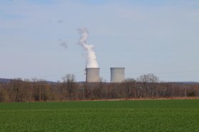 susquehanna_1_susquehanna_steam_electric_station_cooling_towers_from_nescopeck.jpg