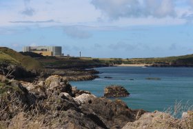 wylfa_wylfa_power_station_panoramio.jpg