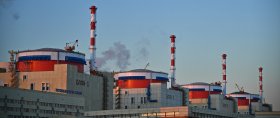 Volgodonsk (Rostov) reactor domes with red bands and stacks